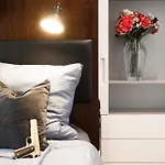 The Grand Krocinova Loft - Golden Bond Retreat