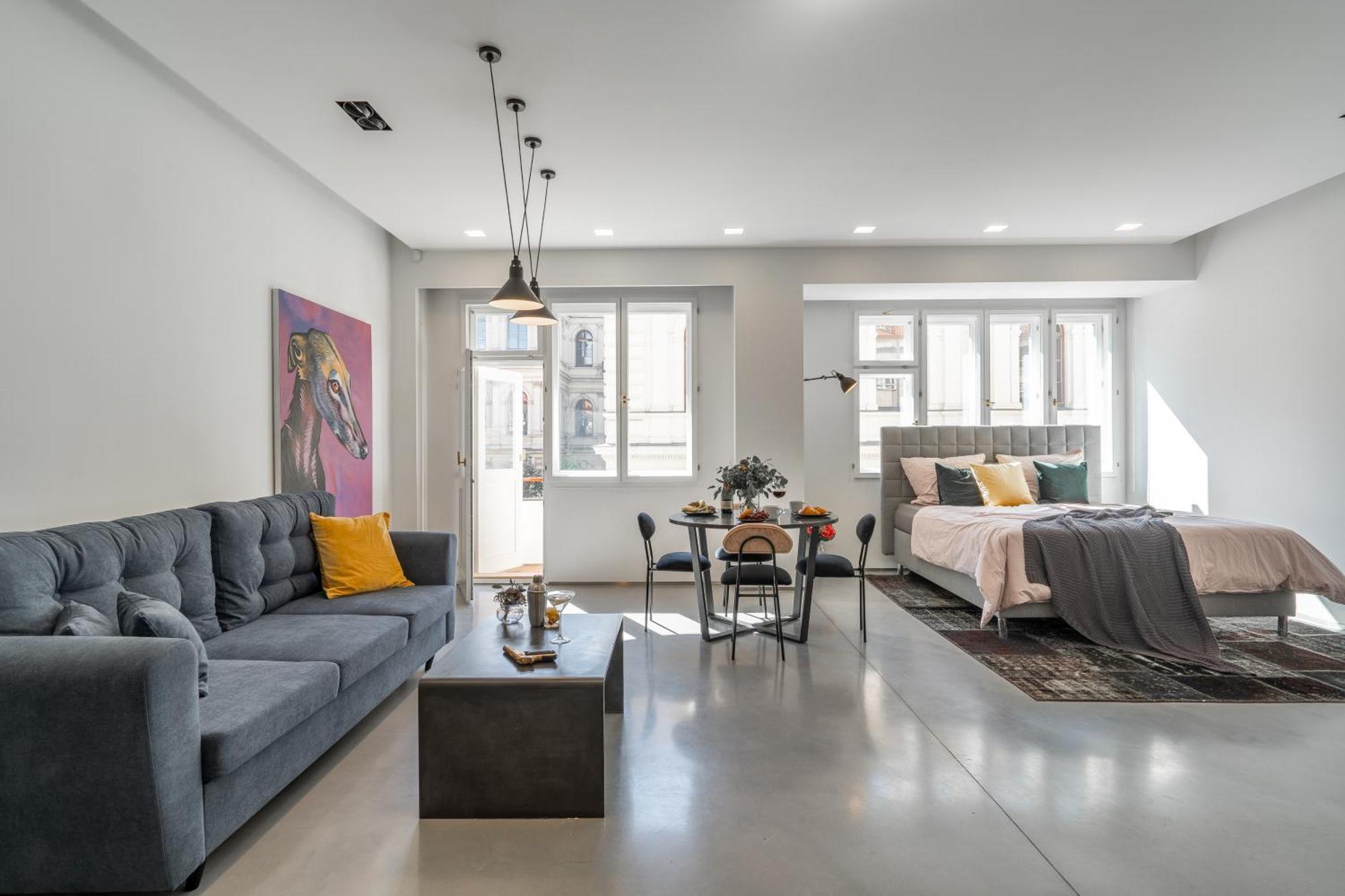 Apartment The Grand Krocinova Loft - Golden Bond Retreat *