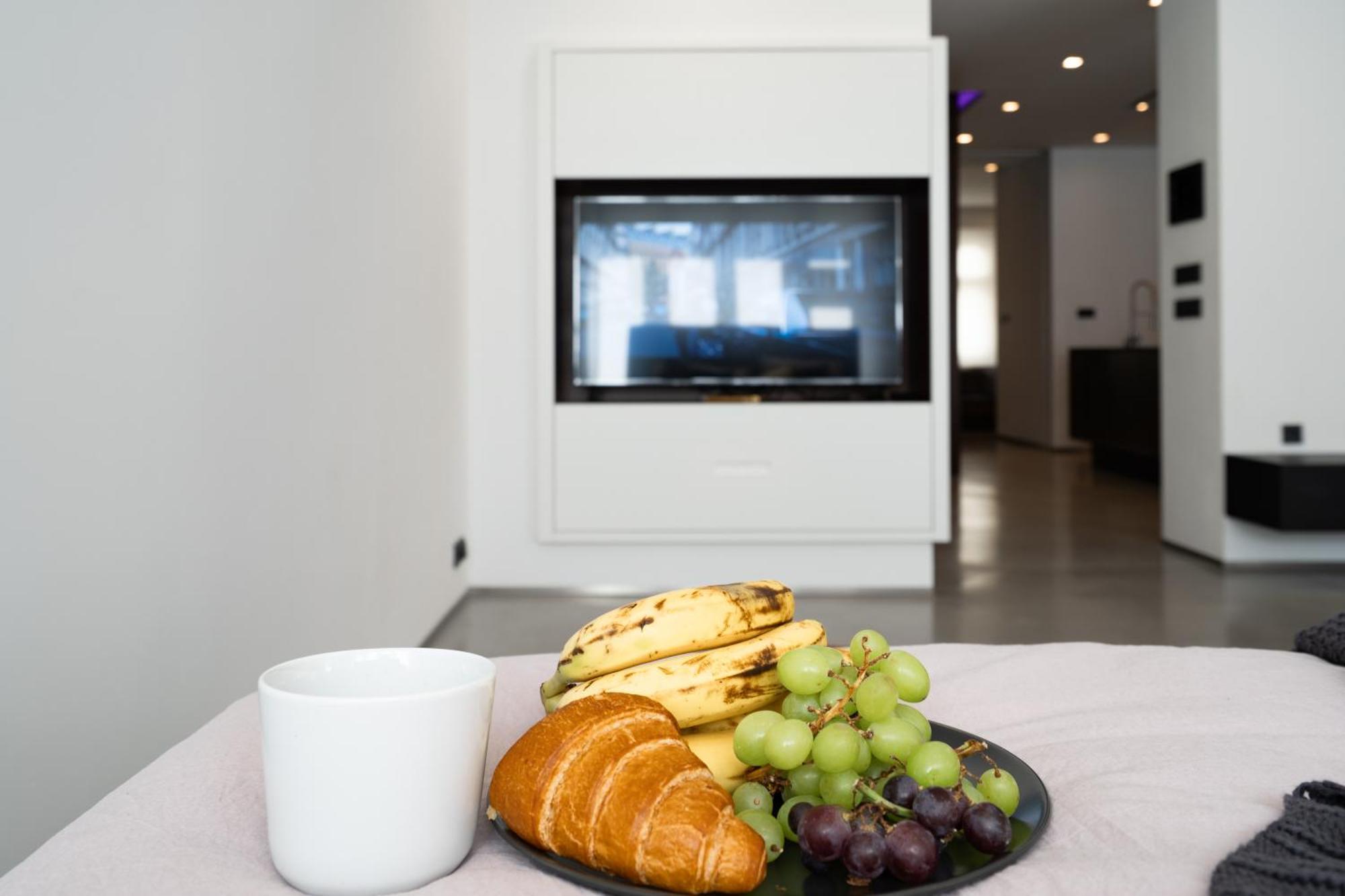 The Grand Krocinova Loft - Golden Bond Retreat Apartment Prague