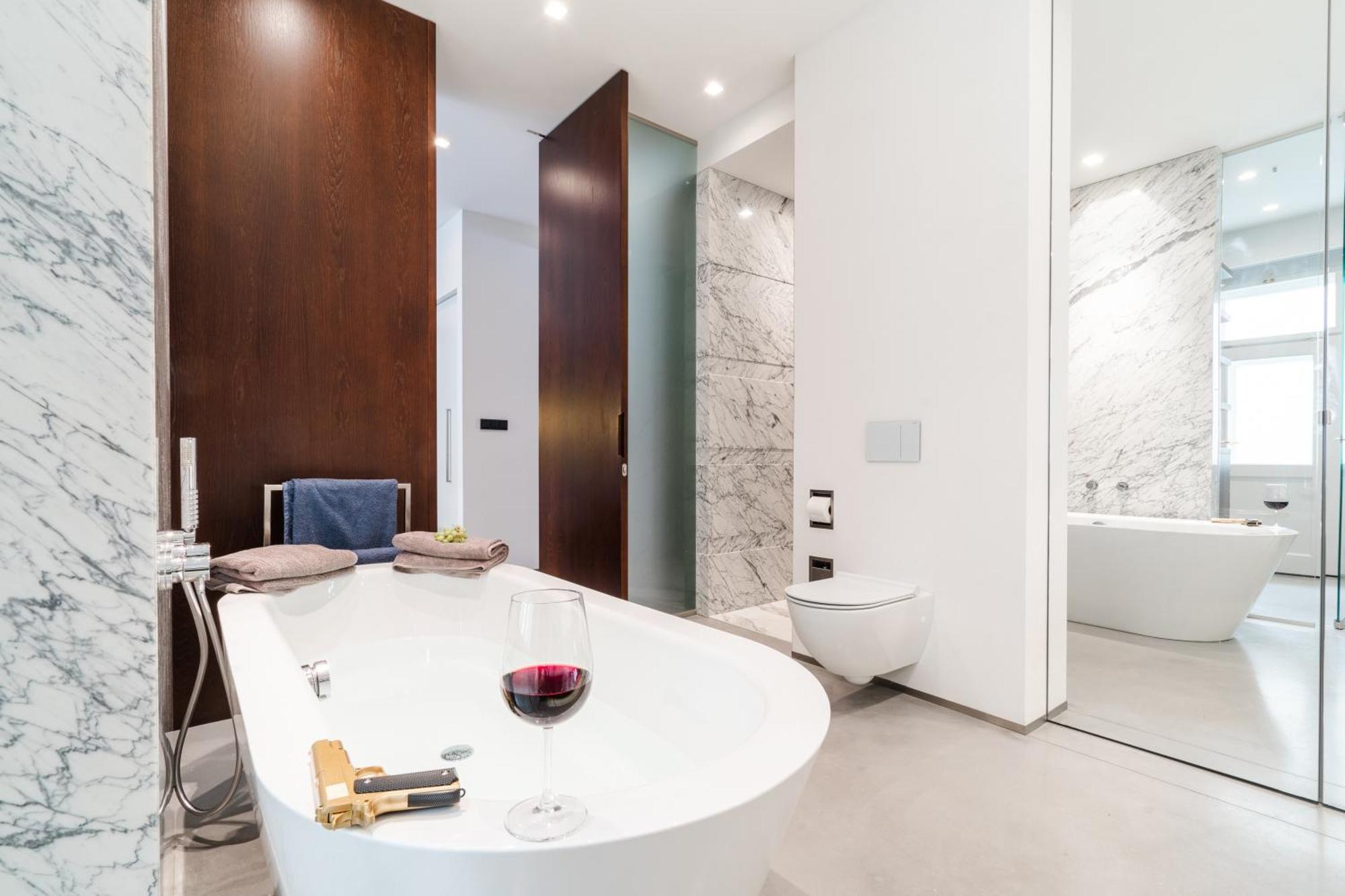 The Grand Krocinova Loft - Golden Bond Retreat Apartment Prague