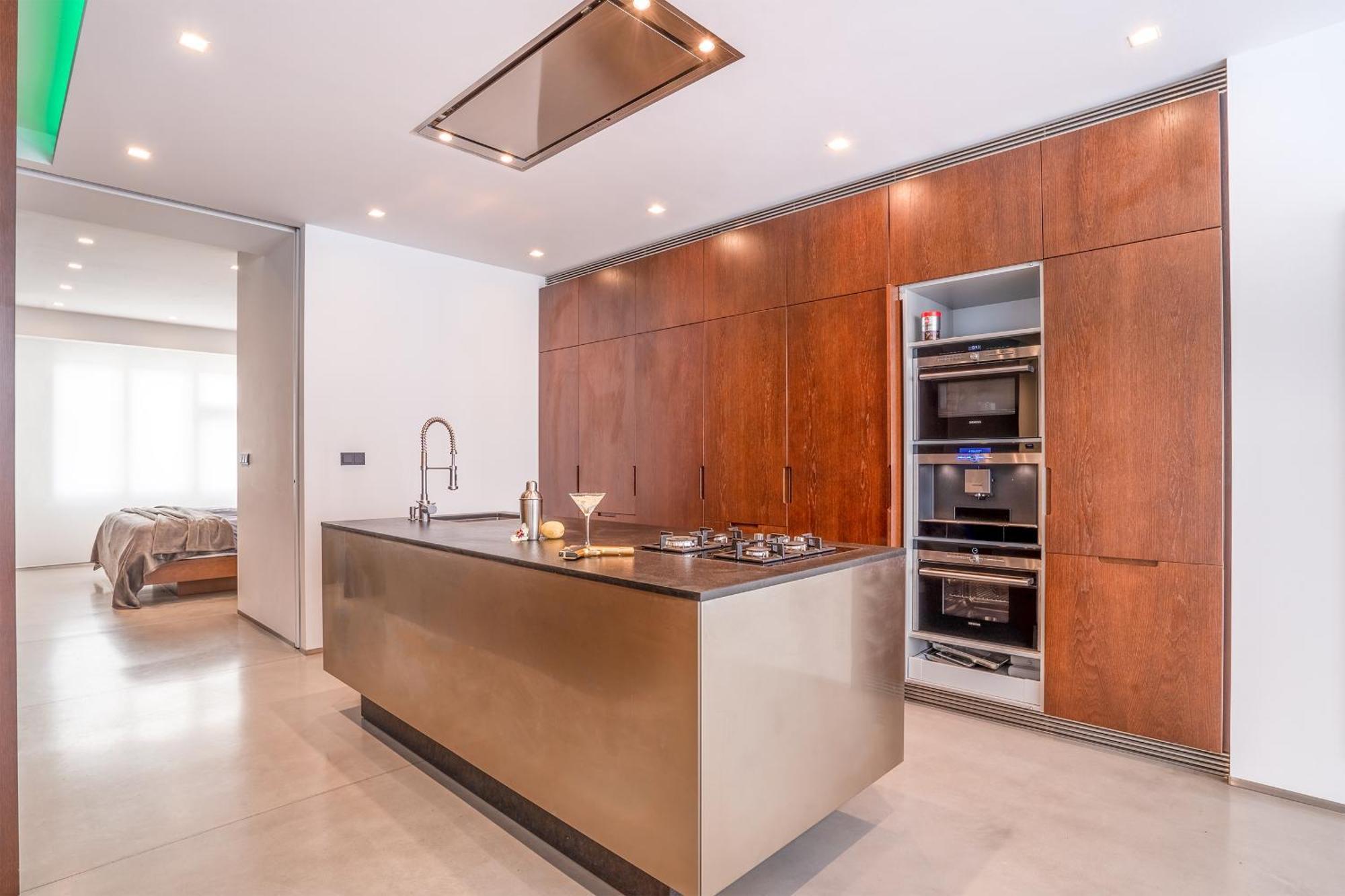 The Grand Krocinova Loft - Golden Bond Retreat Apartment Prague